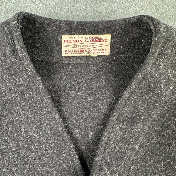 Filson Mens Mackinaw Wool Vest Charcoal Gray 100% Virgin Wool Made in USA V-Neck - Picture 3 of 9